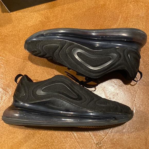 Nike Air Max 720 Black Anthracite Black Mesh size 10.5 - Picture 1 of 7